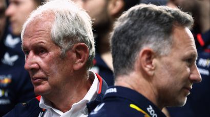 Christian Horner and Helmut Marko in Bahrain paddock.